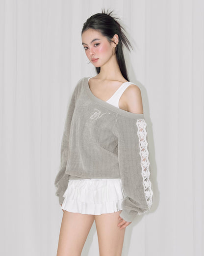 Off-shoulder race sweat